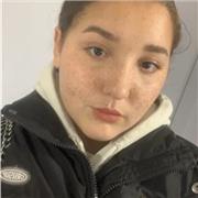 Professeur particulier donne des cours de maths aux étudiants en difficulté